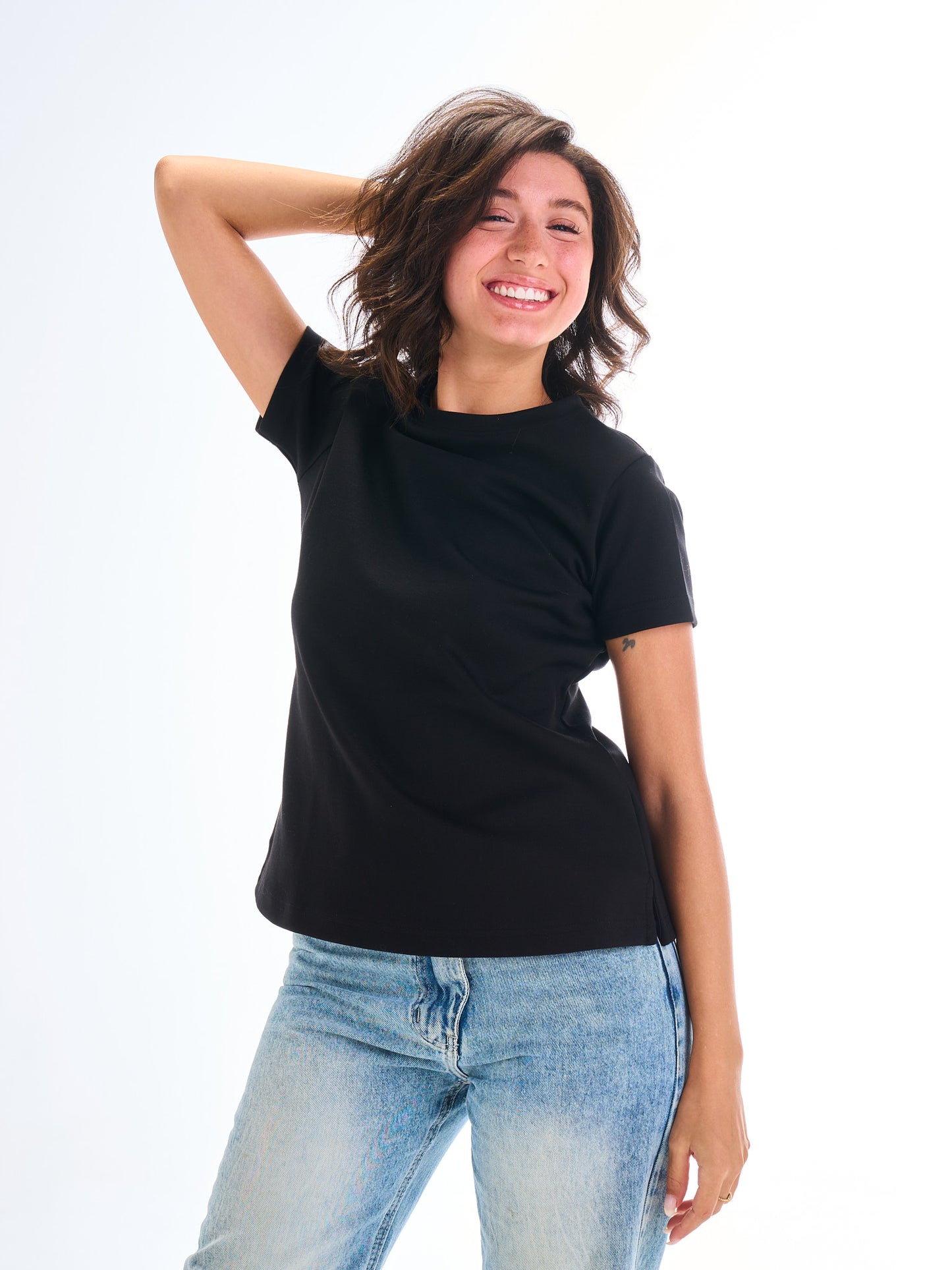 Regular Round Tee - Black