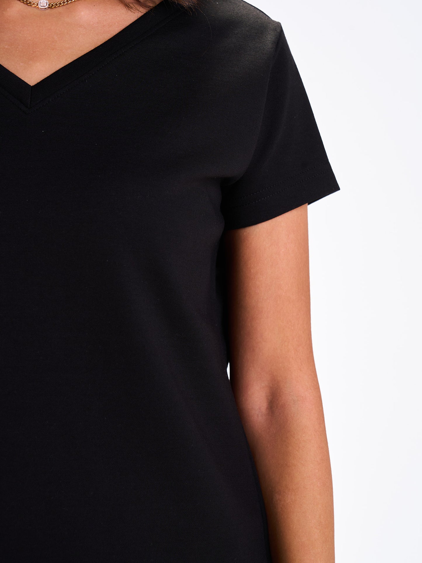 Regular V Tee - Black
