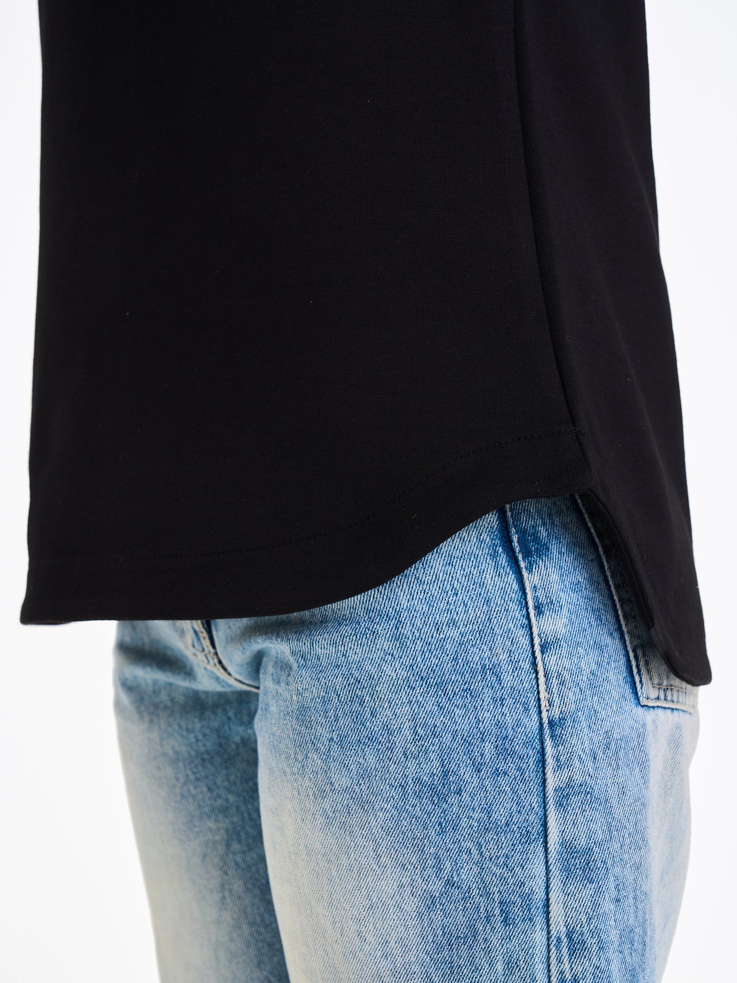 Regular V Tee - Black