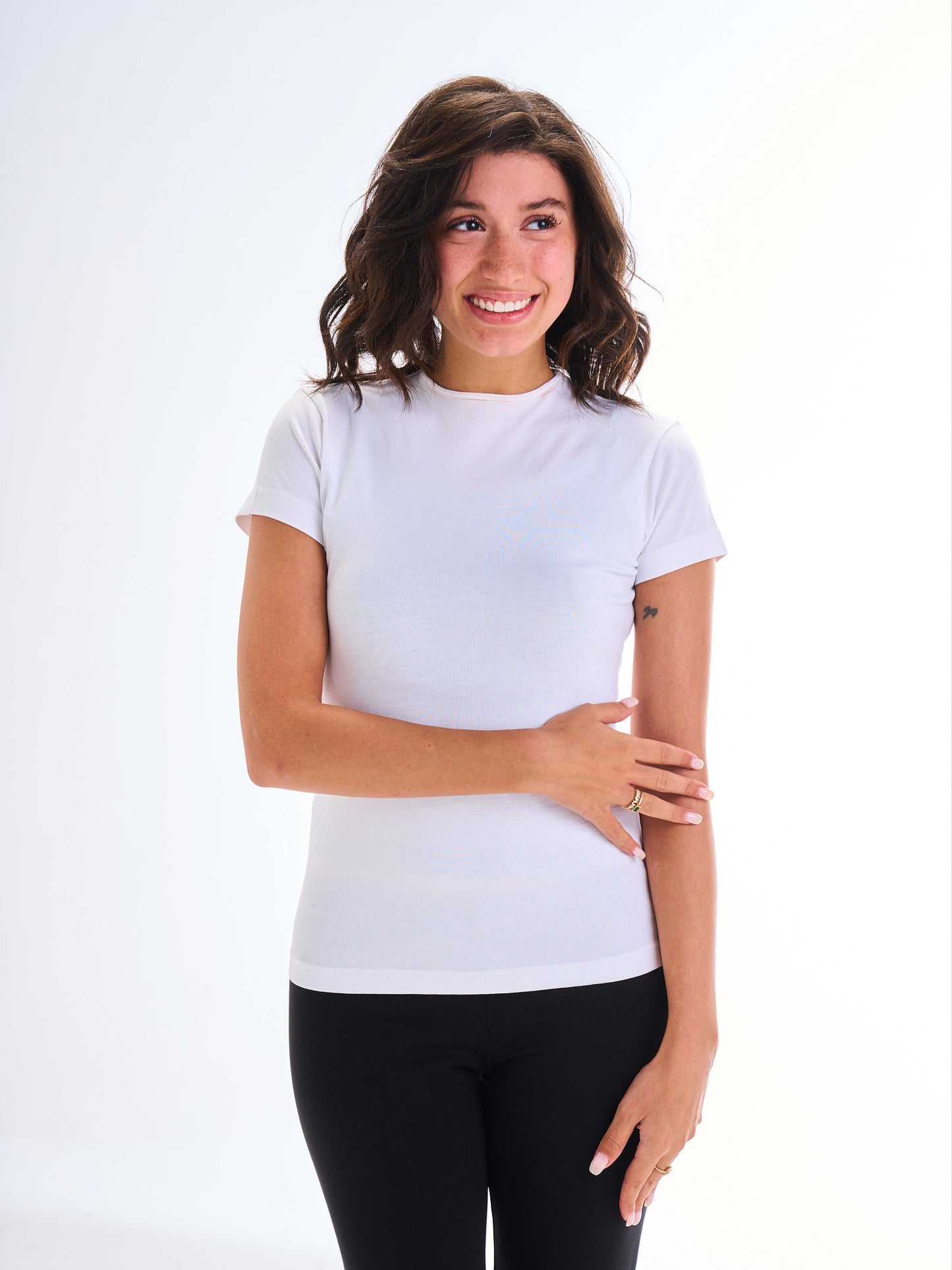 Narrow Neck Short Sleeve - White