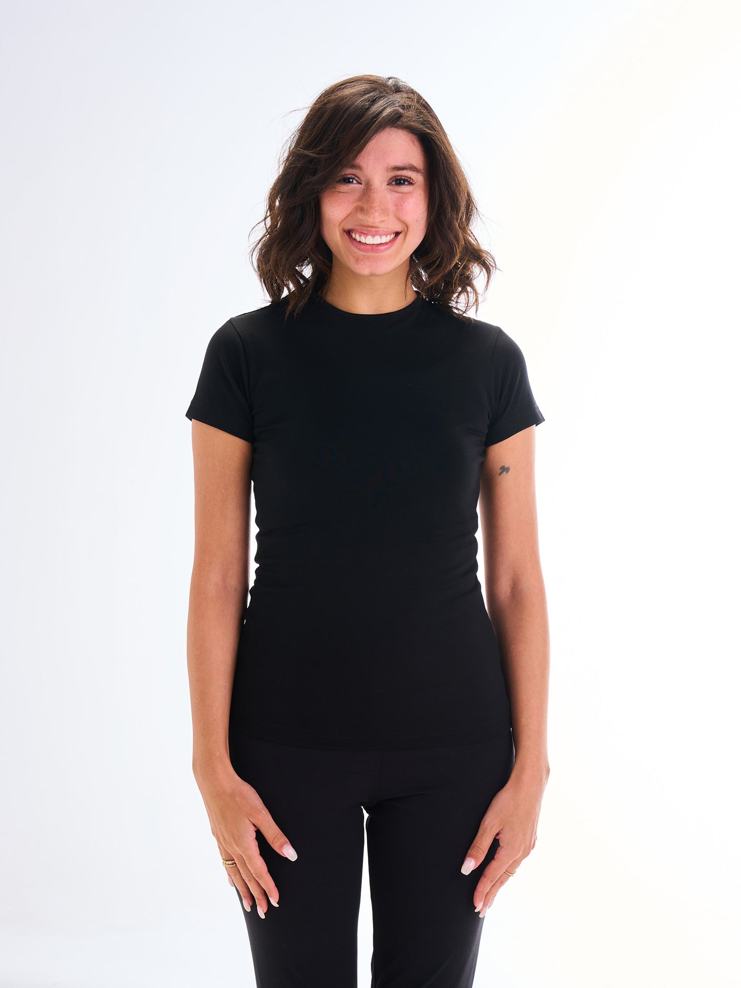 Narrow Neck Short Sleeve – Black