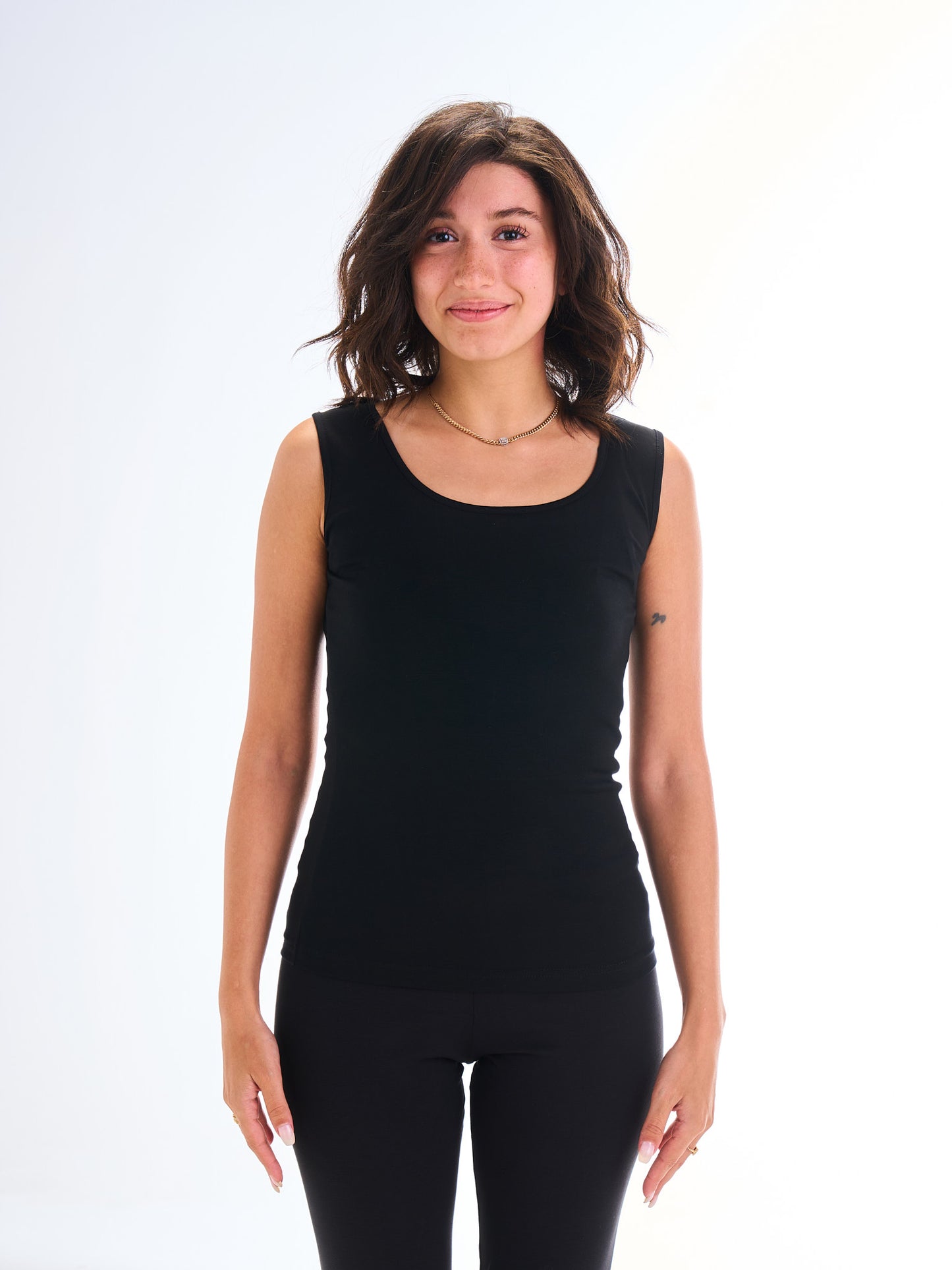 Sleeveless Round Neck - Black