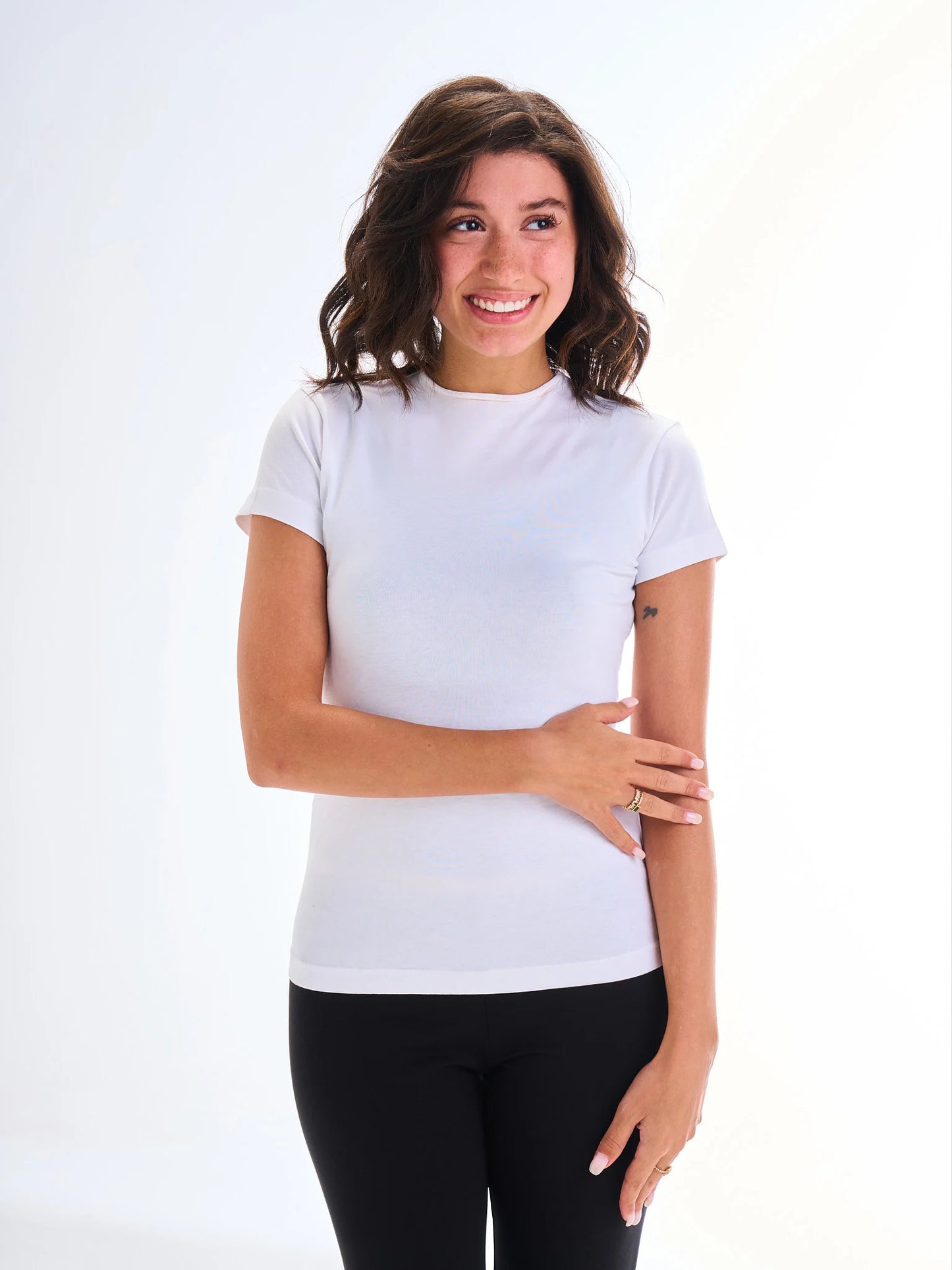 Narrow Neck Short Sleeve - White