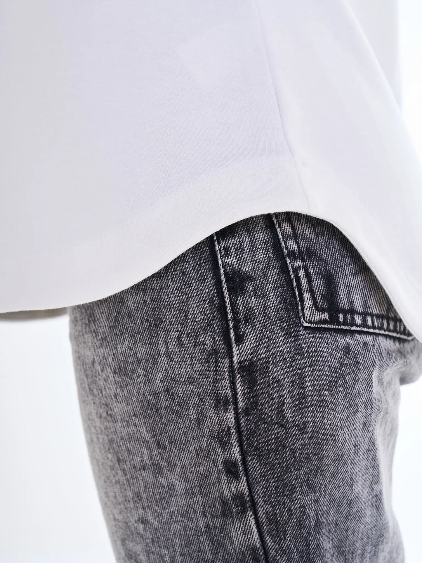 Regular V Tee - White